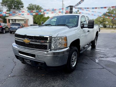 Used 2013 Chevrolet Silverado 2500 W/T w/ Snow Plow Prep Package AWD/4WD image 4