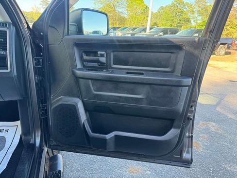 Used 2015 RAM 1500 Express image 9