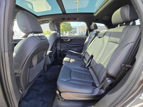 Certified 2025 Audi Q7 2.0T Premium w/ Convenience Plus Package AWD/4WD image 17