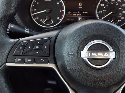Used 2025 Nissan Sentra SV FWD image 20
