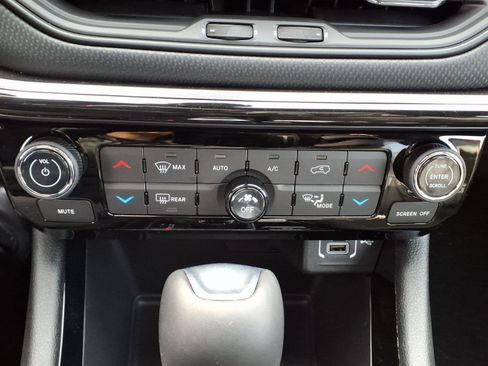 New 2026 Jeep Compass Limited image 10