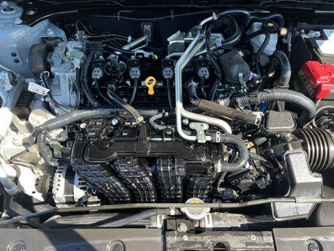 Used 2024 Nissan Altima 2.5 SV image 32