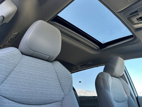 Certified 2023 Toyota Sienna LE w/ LE Plus Package image 17