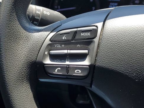 Used 2018 Hyundai Kona SE FWD image 17