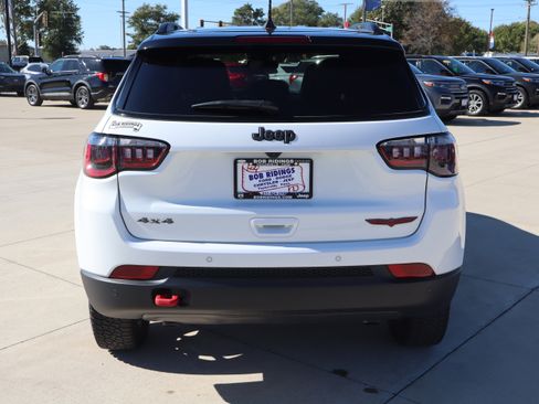 Used 2024 Jeep Compass Trailhawk w/ Trailhawk Convenience Group image 7