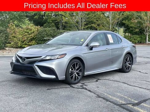 Used 2024 Toyota Camry SE FWD image 1