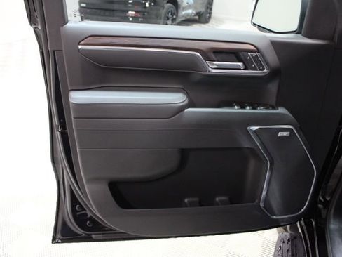 New 2026 GMC Sierra 1500 SLT w/ SLT Premium Plus Package image 17