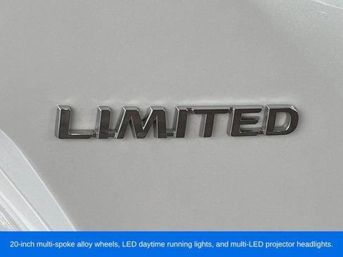 Used 2023 Toyota bZ4X FWD image 7