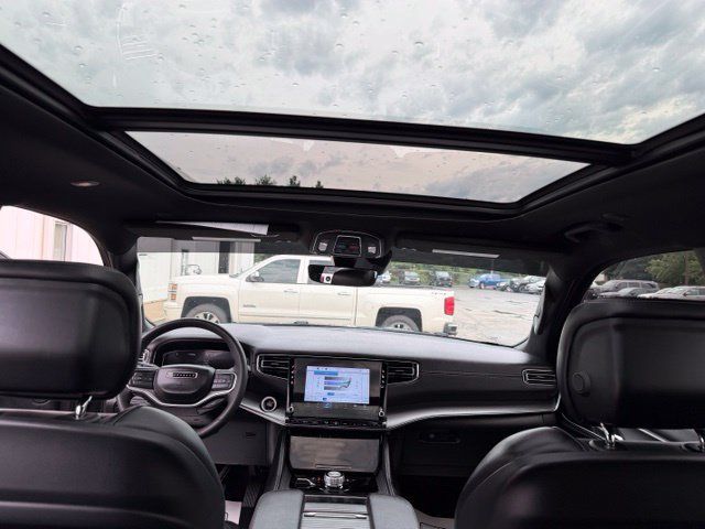 Used 2024 Jeep Wagoneer Series II AWD/4WD image 40