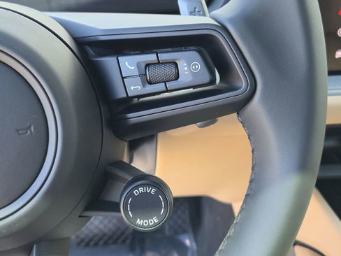 New 2025 Porsche Cayenne image 23