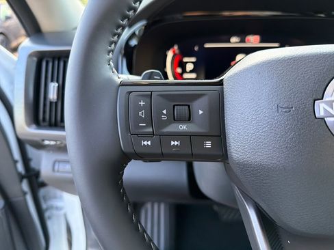 New 2026 Nissan Pathfinder SL FWD image 20