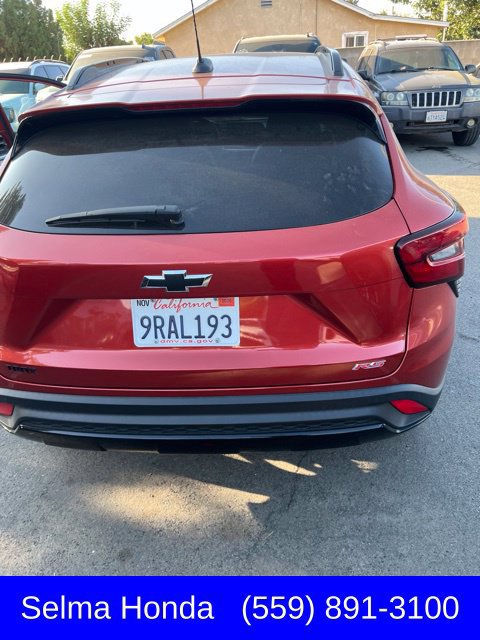 Used 2024 Chevrolet Trax RS FWD image 4