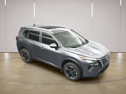 Certified 2024 Nissan Rogue SV w/ SV Premium Package FWD image 30