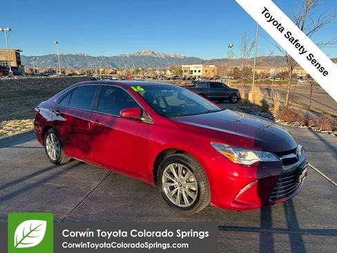 Used 2016 Toyota Camry XLE image 1