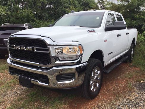 Used 2022 RAM 2500 Tradesman w/ Chrome Appearance Group AWD/4WD image 2