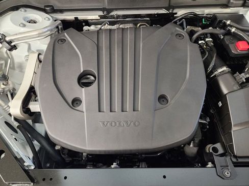New 2026 Volvo XC60 B5 Plus w/ Protection Package Premier image 33