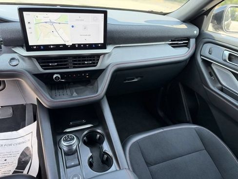 Used 2025 Ford Explorer ST AWD/4WD image 17