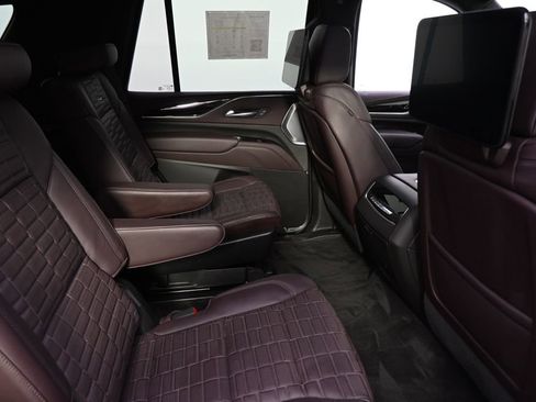 Used 2024 Cadillac Escalade Sport Platinum w/ LPO, ONYX Package AWD/4WD image 19