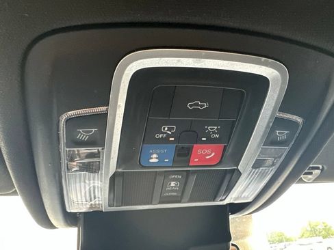 Used 2022 RAM 1500 Limited w/ Body-Colour Bumper Group AWD/4WD image 25