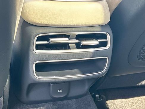 New 2026 Genesis GV70 2.5T Advanced w/ G1 Accessory Package AWD/4WD image 18