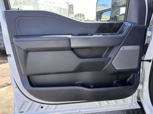 Used 2023 Ford F350 Lariat w/ Lariat Ultimate Package image 9