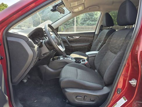 Used 2019 Nissan Rogue SV AWD/4WD image 15