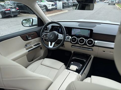 Used 2022 Mercedes-Benz GLB 250 w/ Premium Package image 36