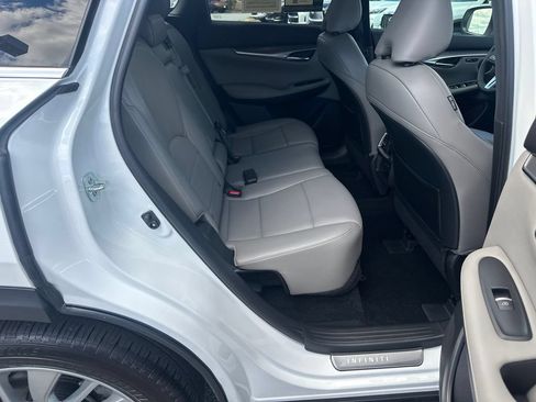 Used 2023 INFINITI QX50 Luxe FWD image 15