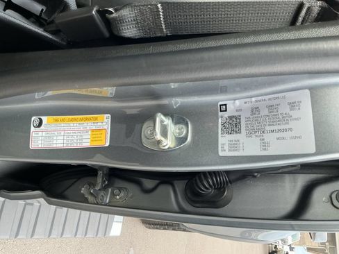 Used 2021 Chevrolet Colorado Z71 w/ Safety Package AWD/4WD image 25