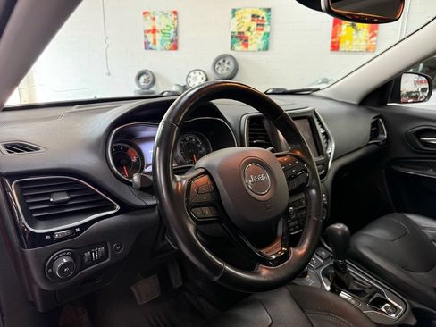 Used 2021 Jeep Cherokee Latitude Lux w/ Sun & Sound Group AWD/4WD image 10