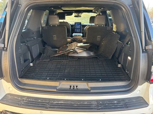 Used 2024 Ford Expedition Limited image 30