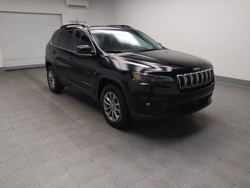Used 2022 Jeep Cherokee Latitude Lux w/ Mopar Interior Package AWD/4WD image 13