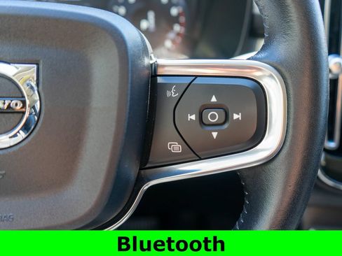 Used 2019 Volvo XC40 T5 Momentum AWD/4WD image 18