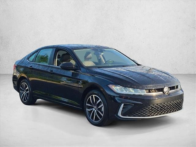 Used 2025 Volkswagen Jetta SE FWD image 3