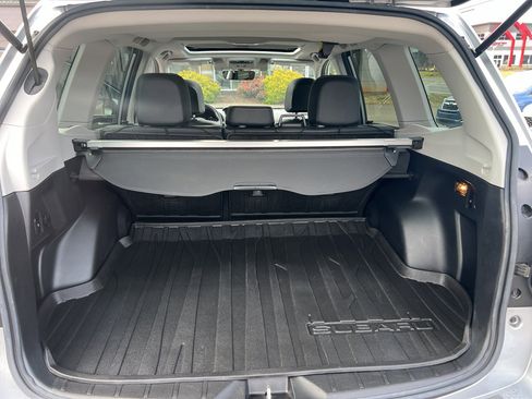 Used 2018 Subaru Forester 2.5i Touring w/ Popular Package #2 image 11
