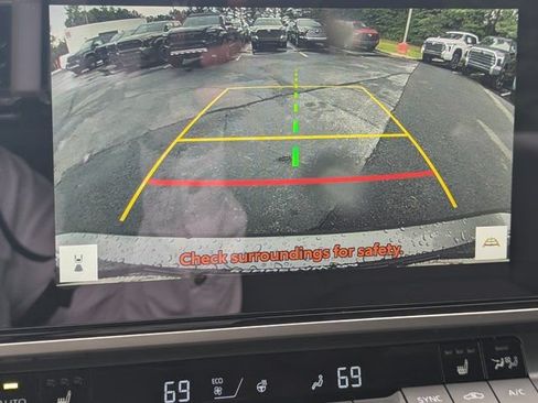 Used 2025 Toyota Camry XLE FWD image 25