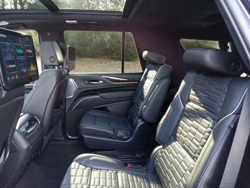 Used 2023 Cadillac Escalade Sport Platinum w/ LPO, ONYX Package image 25