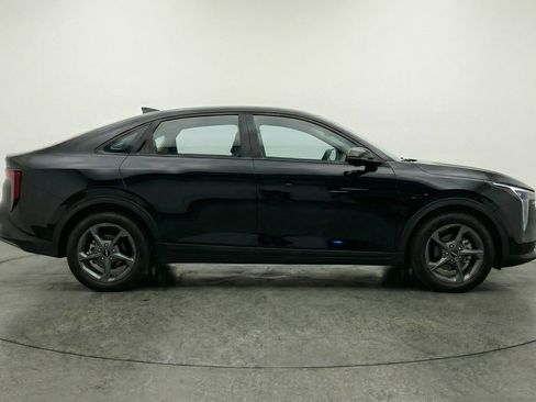 Used 2025 Kia K4 LXS image 11