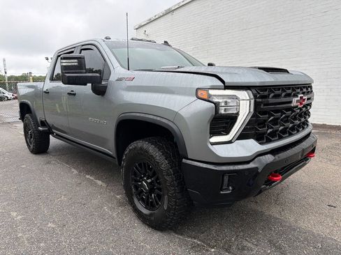 Used 2026 Chevrolet Silverado 2500 ZR2 AWD/4WD image 8