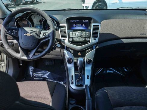 Used 2015 Chevrolet Cruze LT w/ Enhanced Safety Package FWD image 6