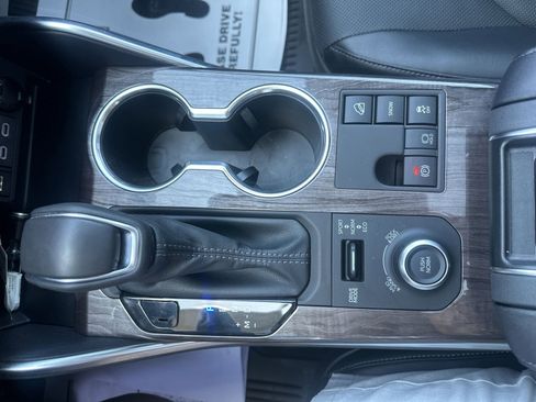 Used 2025 Toyota Highlander Platinum image 34