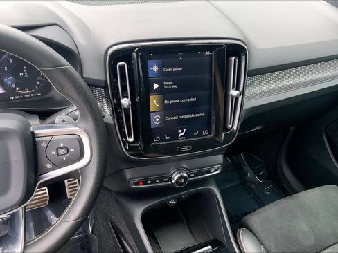 Used 2020 Volvo XC40 T5 R-Design AWD/4WD image 6