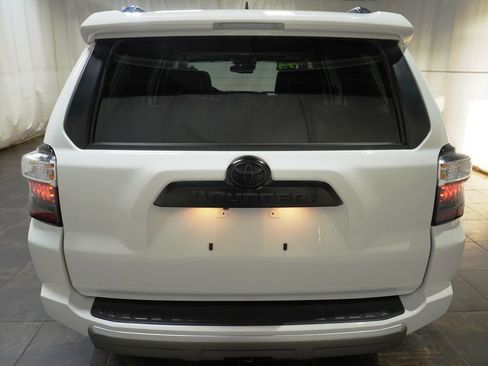 Used 2023 Toyota 4Runner TRD Off-Road Premium w/ Moonroof Package AWD/4WD image 5