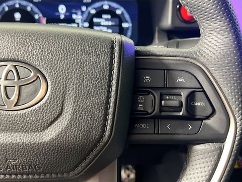 Used 2025 Toyota Tacoma TRD Sport w/ TRD Sport Upgrade Package RWD image 19