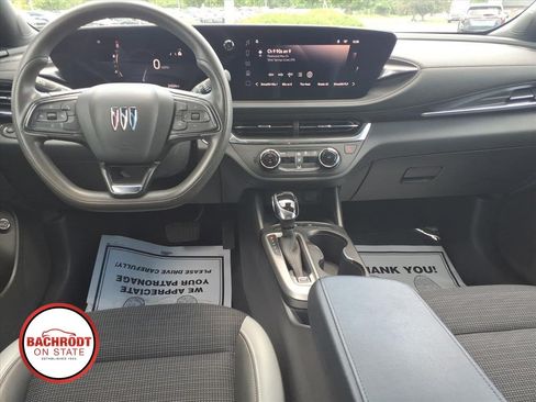Used 2024 Buick Envista Preferred w/ Convenience II Package FWD image 9