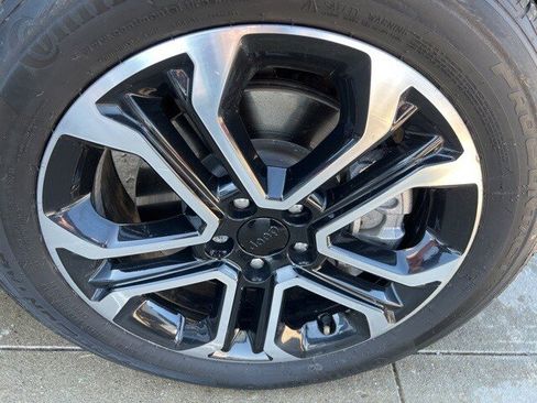 Certified 2024 Jeep Compass Limited image 8