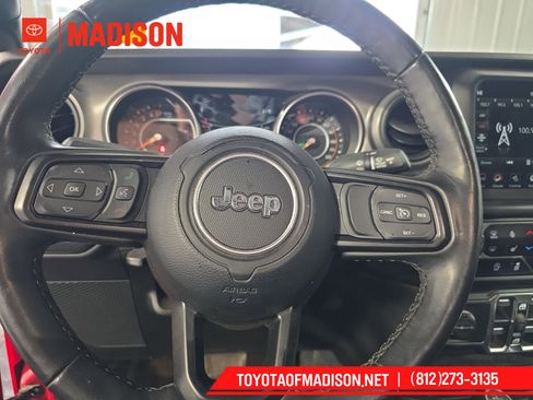 Used 2022 Jeep Gladiator Willys image 12
