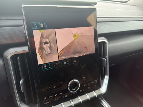 Certified 2025 GMC Acadia Elevation image 17