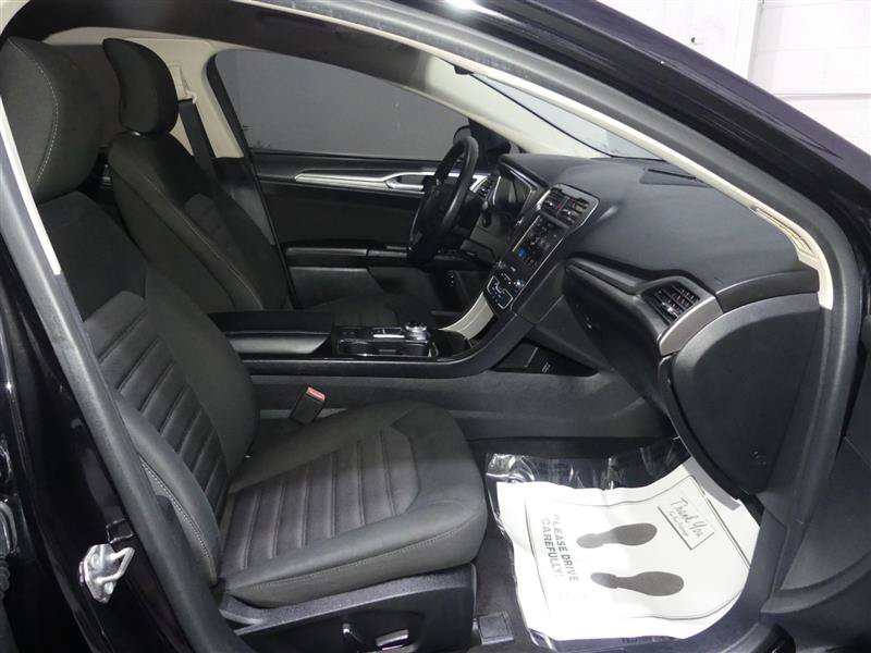 Used 2019 Ford Fusion SE FWD image 20