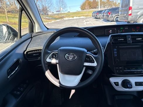 Used 2018 Toyota Prius Two image 13